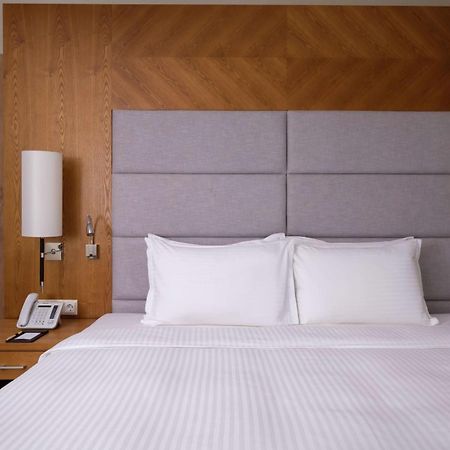 Doubletree By Hilton Almaty Hotel Екстериор снимка