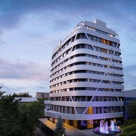 Doubletree By Hilton Almaty Hotel Екстериор снимка