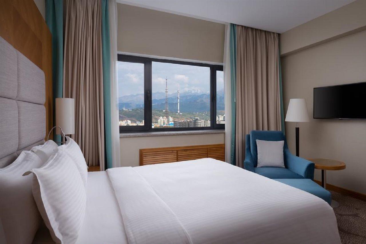 Doubletree By Hilton Almaty Hotel Екстериор снимка