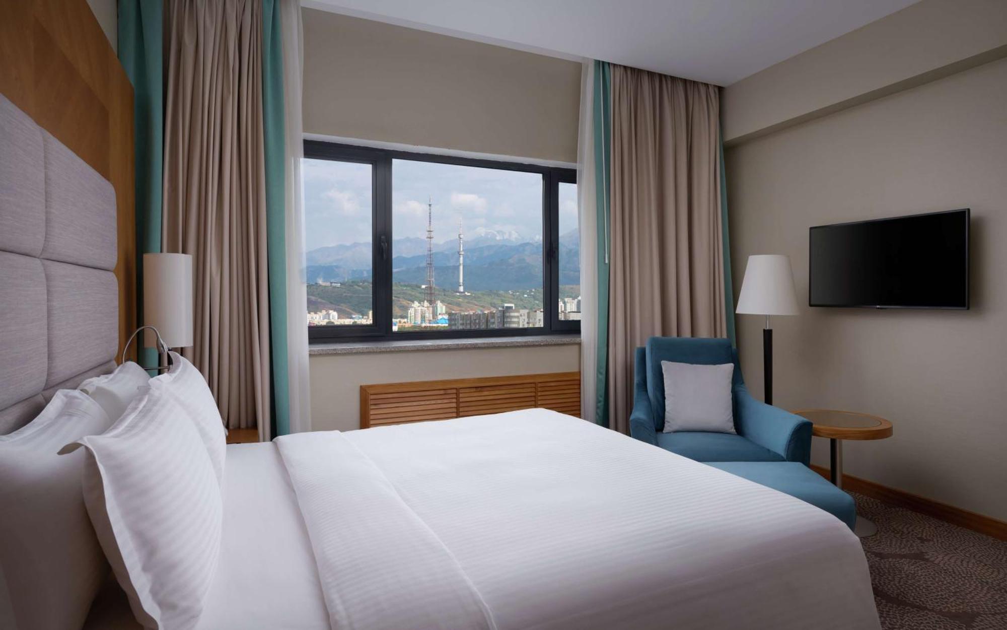 Doubletree By Hilton Almaty Hotel Екстериор снимка