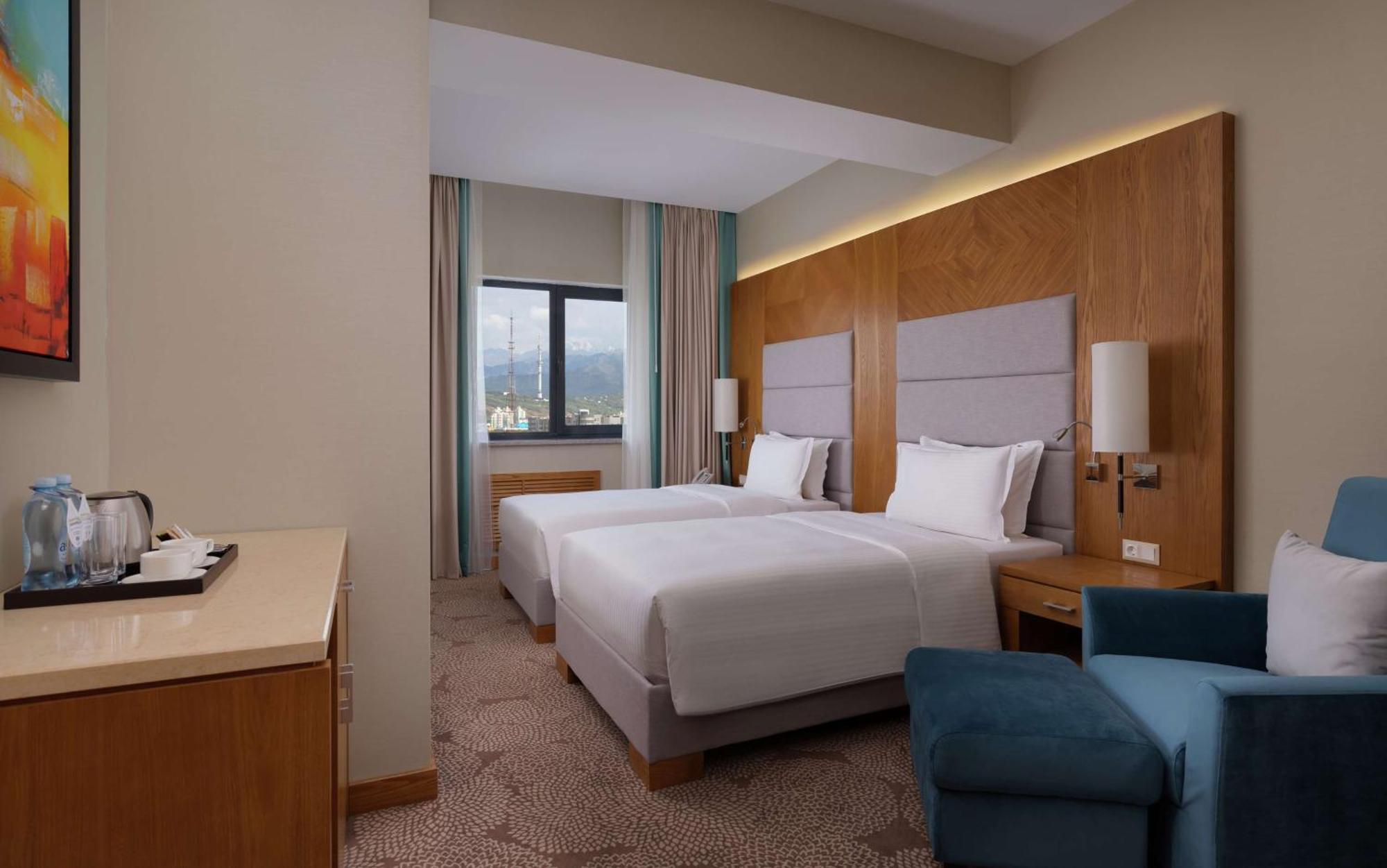 Doubletree By Hilton Almaty Hotel Екстериор снимка