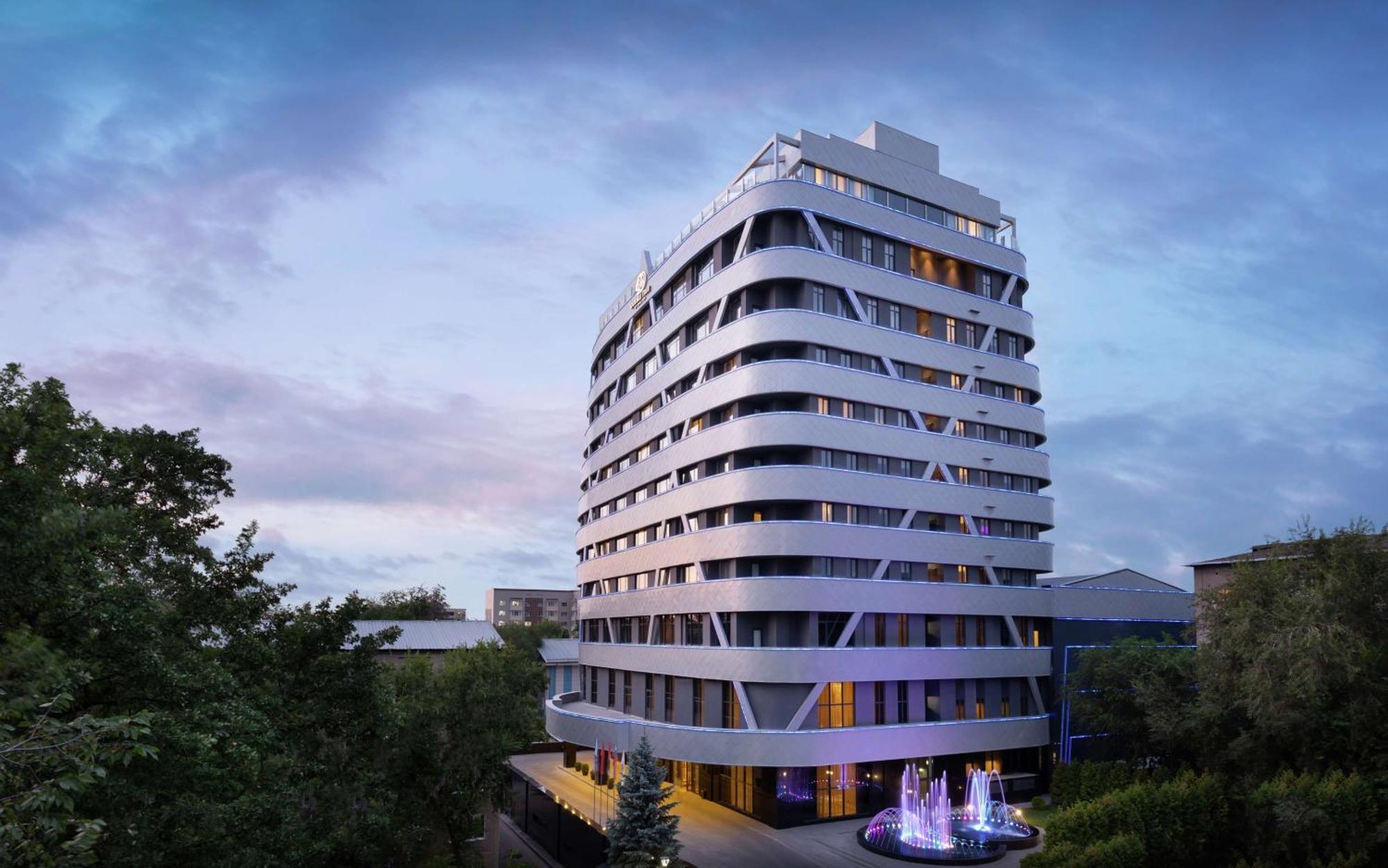 Doubletree By Hilton Almaty Hotel Екстериор снимка