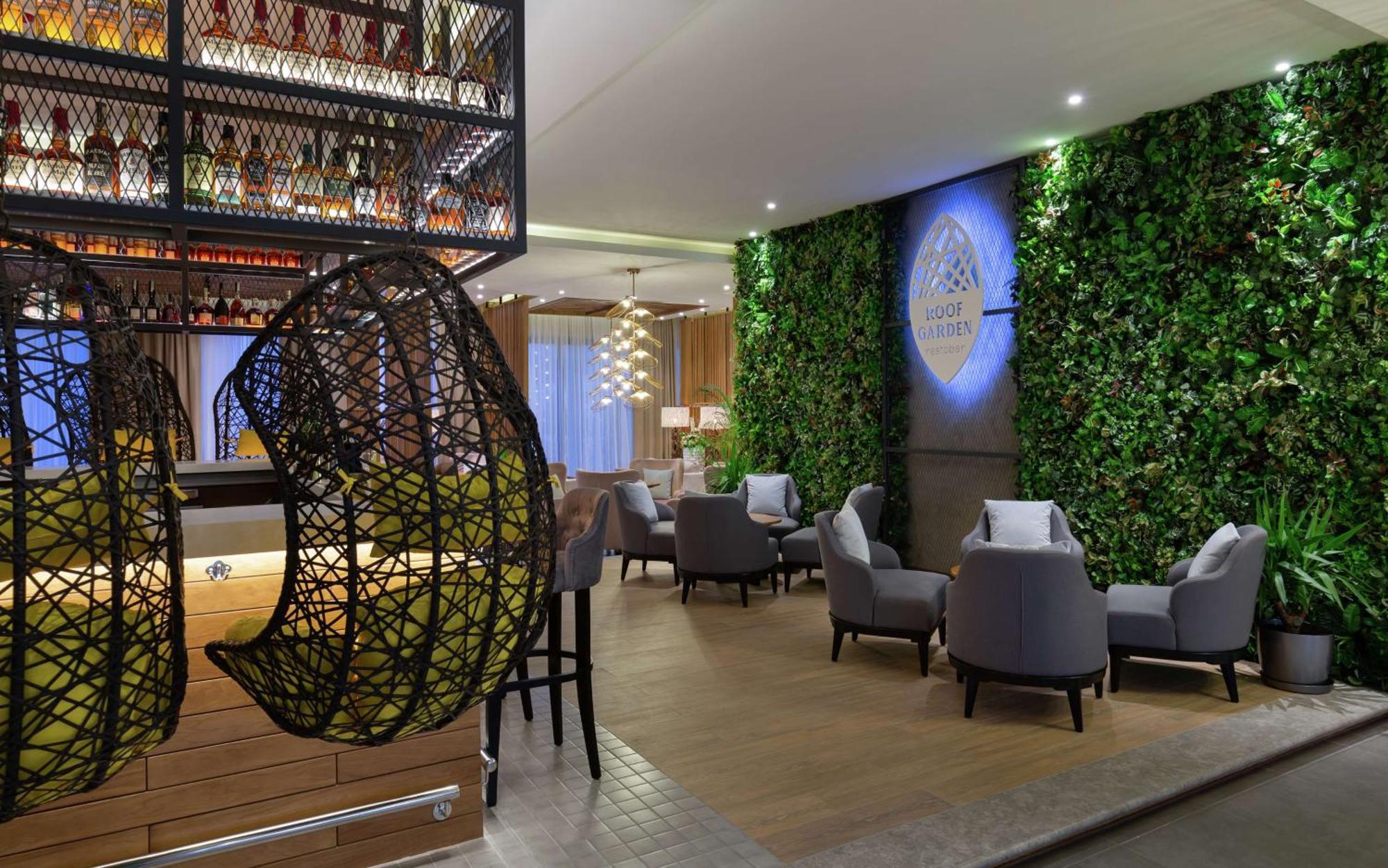 Doubletree By Hilton Almaty Hotel Екстериор снимка