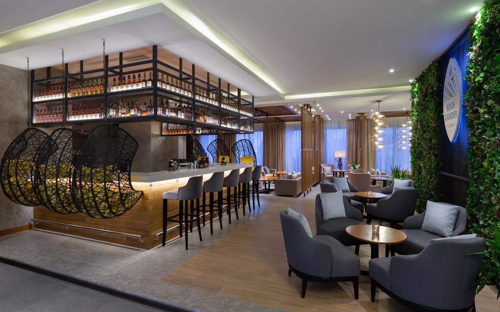 Doubletree By Hilton Almaty Hotel Екстериор снимка
