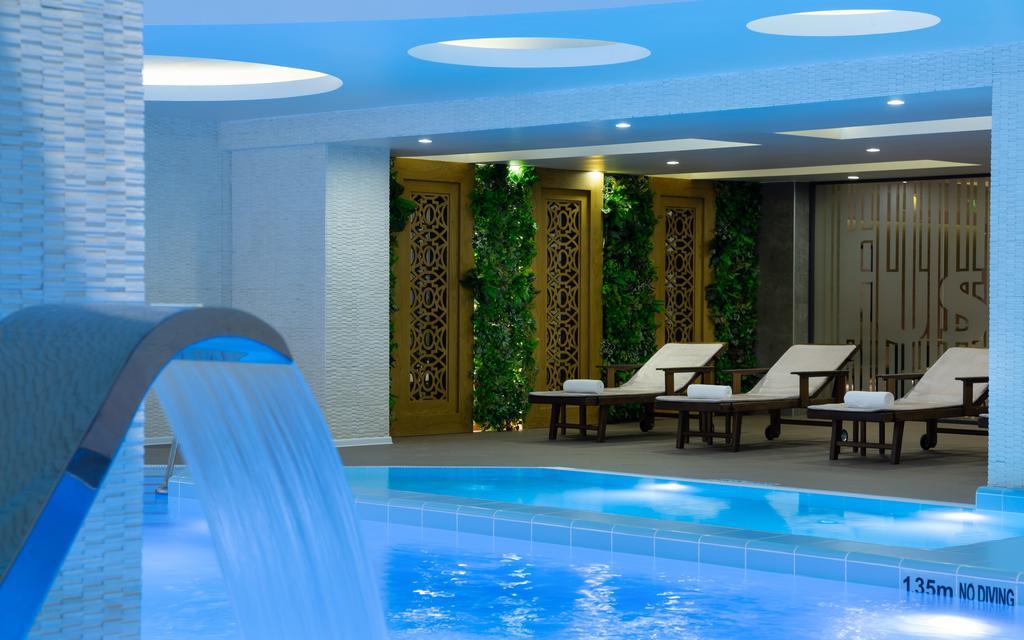 Doubletree By Hilton Almaty Hotel Екстериор снимка